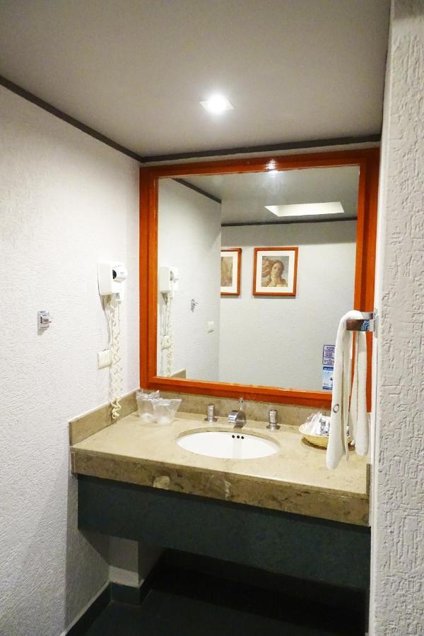Hotel Oslo Meksyk Zewnętrze zdjęcie